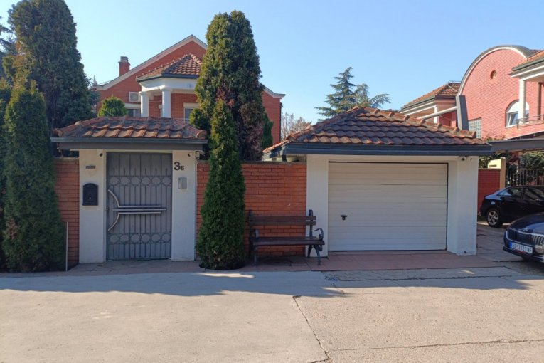 Kuća Saše Popovića na Bežanijskoj kosi