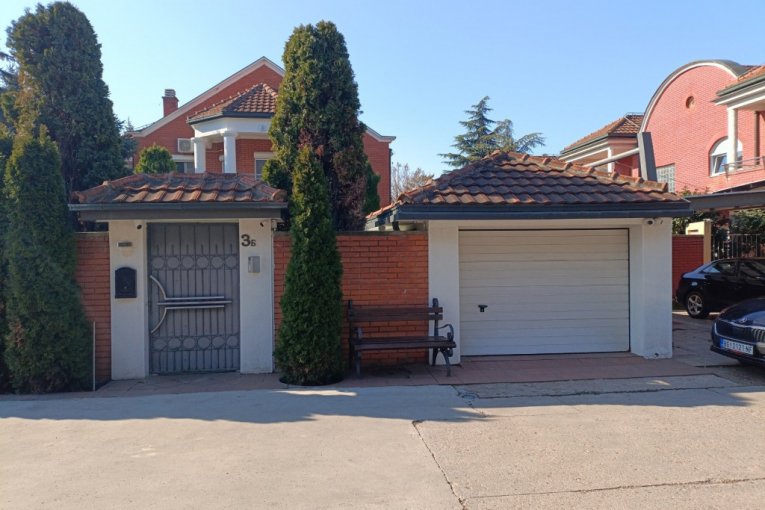 Kuća Saše Popovića na Bežanijskoj kosi