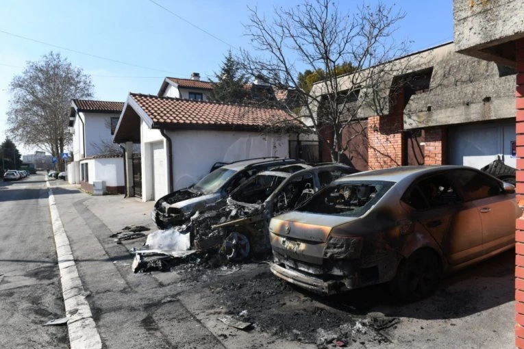PREŽIVEO KIŠU METAKA IZ KALAŠNJIKOVA! Treći napad na MMA borca iz Vranja za tri godine, sad mu digli automobil u vazduh!