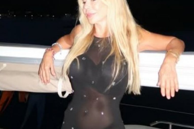 I u osmoj deceniji života izaziva uzdahe