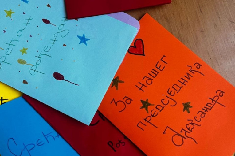 Rođendanske čestitke predsedniku Vučiću