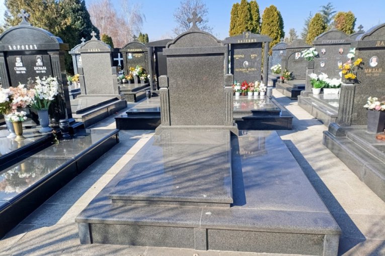 Grob Saša Popovića