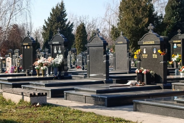 Grob Saša Popovića