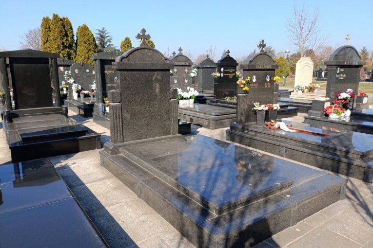 Grob Saša Popovića