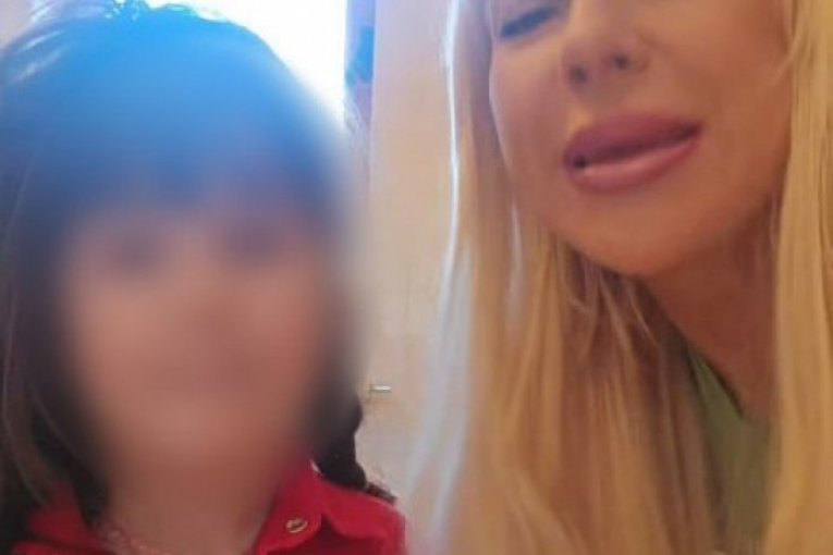 Jovana Jeremić sa ćerkom