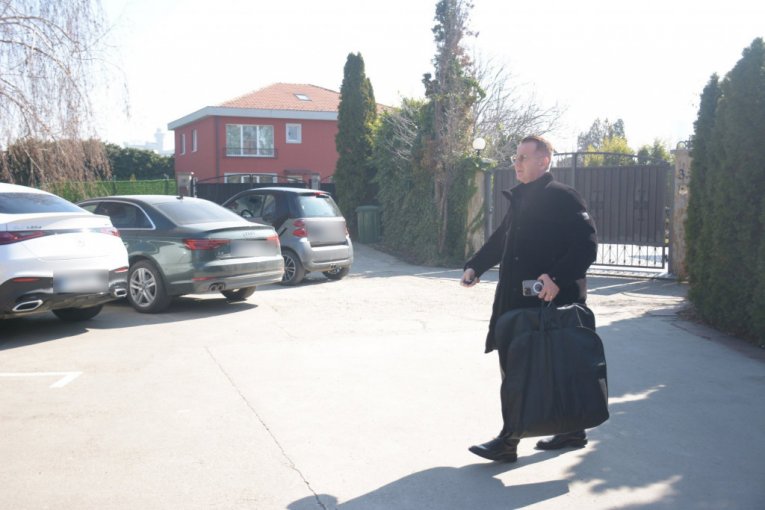 Ćira napustio Sašinu vilu