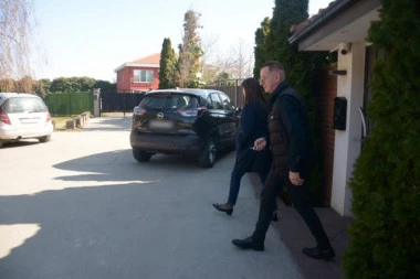 IZDAO NAJVEĆI HIT, PA NESTAO! Bio član popularne grupe koja je harala DEVEDESTIH, sada batalio sve i otišao da sadi luk!