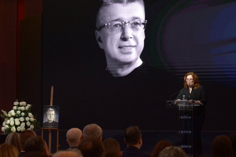 Ana Bekuta Saša Popović