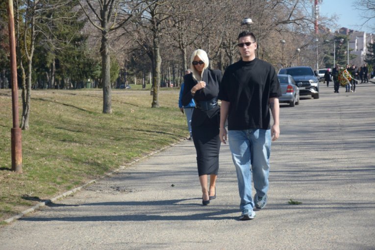 Karleuša na sahrani Saše Popovića