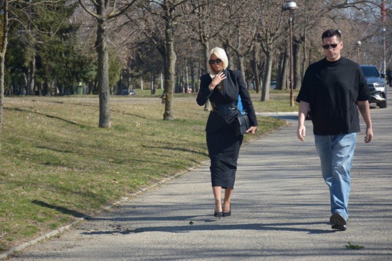 Karleuša na sahrani Saše Popovića
