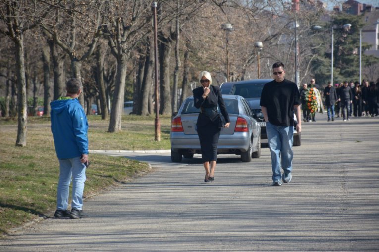 Karleuša na sahrani Saše Popovića
