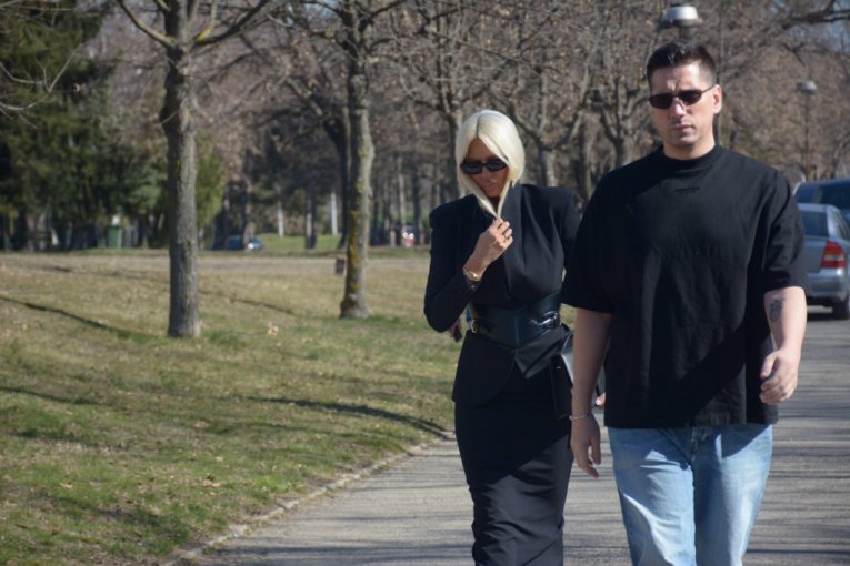 Karleuša na sahrani Saše Popovića