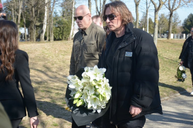 Željko Mitrović na sahrani mame Milke