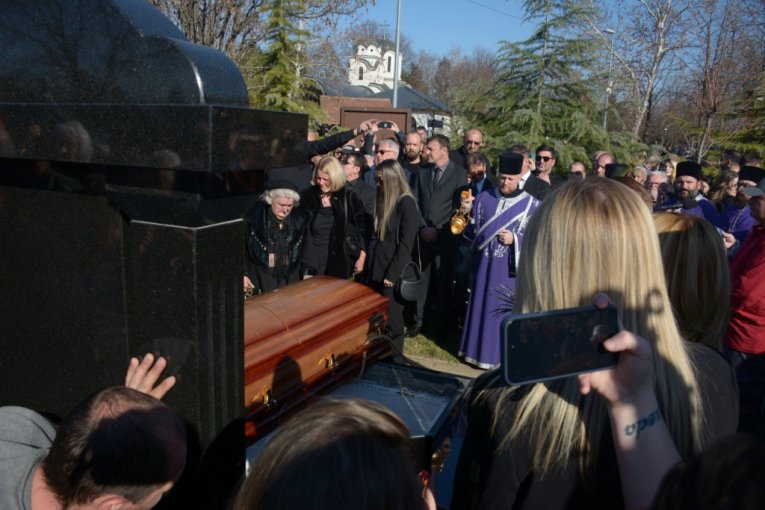 Porodica Saše Popovića na sahrani