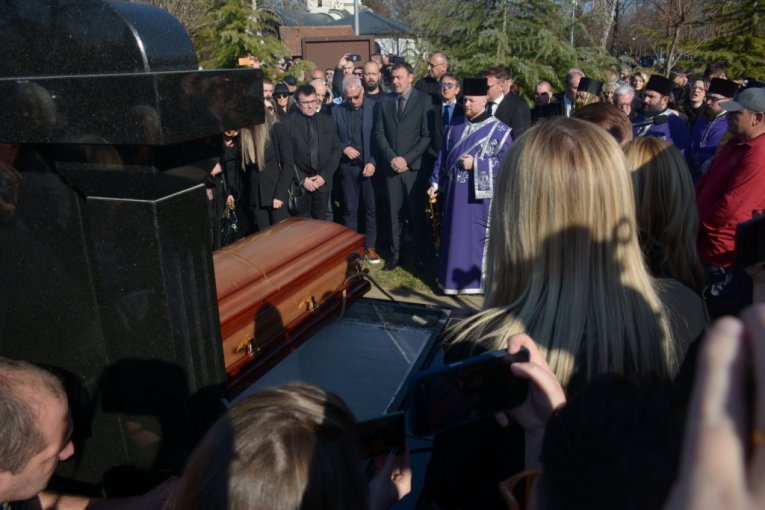 Porodica Saše Popovića na sahrani