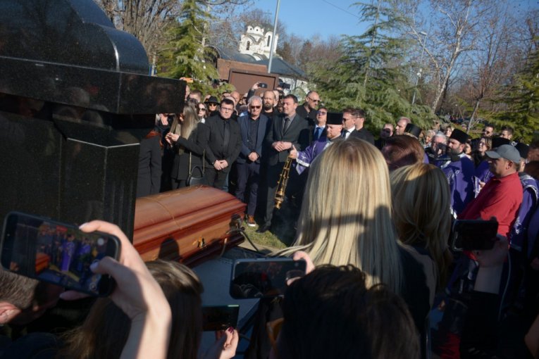 Porodica Saše Popovića na sahrani