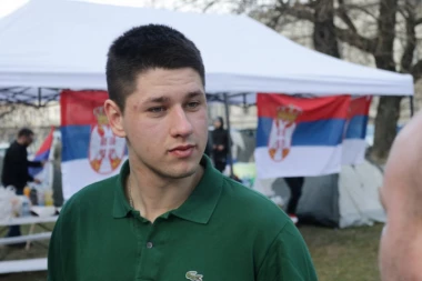 POKUŠAVAJU DA NAS OMETAJU, ALI NE ODUSTAJEMO! Oglasili su se studenti koji žele da uče!