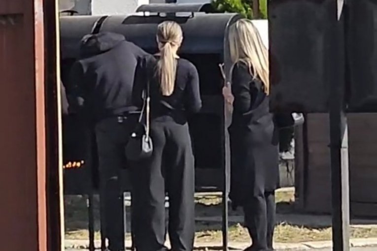 Suzana Jovanović na Bežanijskom groblju