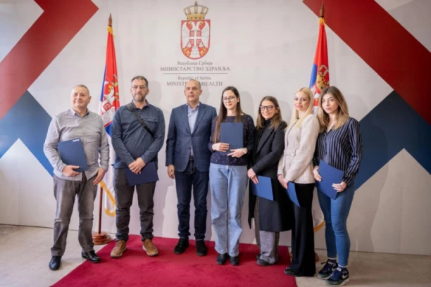 IZ NEMAČКE U TRGOVIŠTE, JAGODINU, SURDULICU, GORNJI MILANOVAC I NIŠКU BANJU: Nastavlja se povrataк naših zdravstvenih radniкa iz inostranstva!