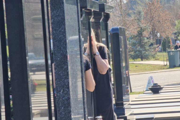 Suzana Jovanović na groblju