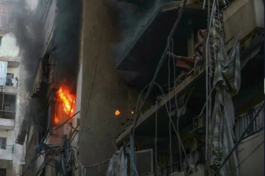 KROZ NEPRAVDU DO SVETLOSTI: Vernici u Ukrajini se mole u katakombama, kao u srednjem veku