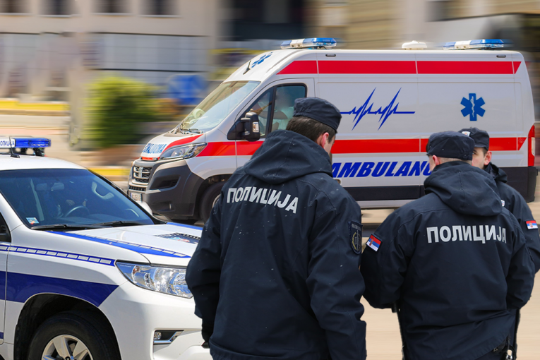 AUTOMOBIL ULETETO U KAFANU! Drama u Čačku: Žena se zakucala u lokal pun ljudi!