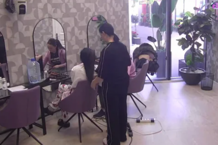 Anđela Đuričić u salonu 