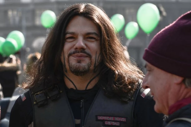 "MAMA I JA SMO NA ANTIDEPRESIVIMA": Ćerka Ace Amadeusa uzvraća udarac: Poverite u Toponici zašto nije služio vojsku!