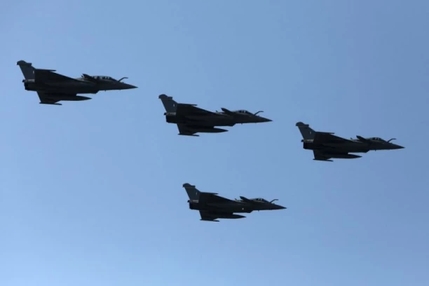POLJSKA DIGLA AVIONE! Poleteli u pravcu Rusije