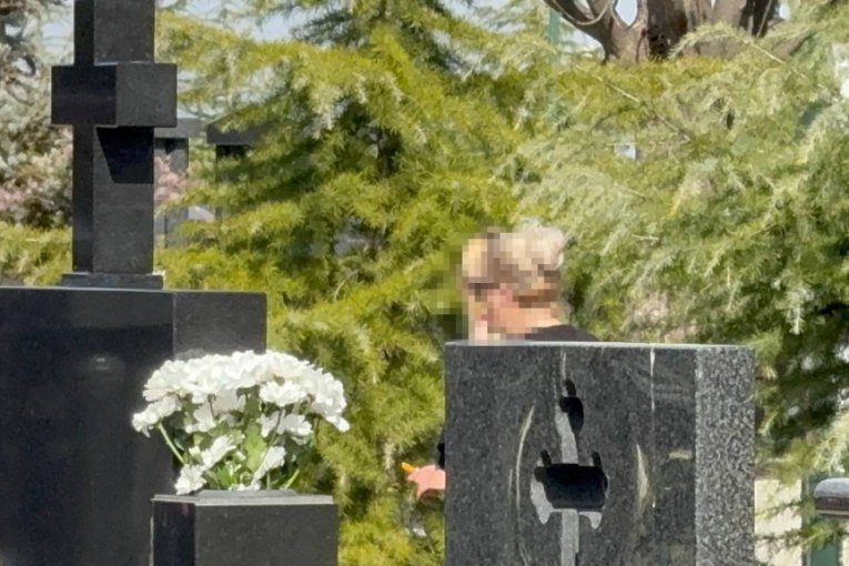 Saša Popović grob Novo bežanijsko groblje