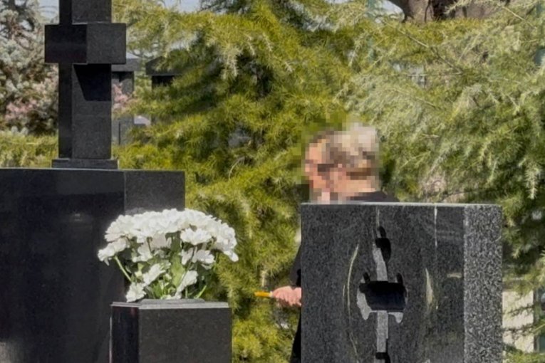 Saša Popović grob Novo bežanijsko groblje