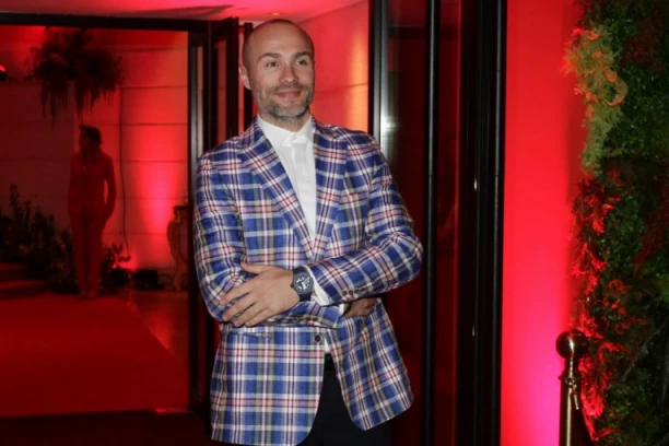 PRVO OGLAŠAVANJE ACE SOFRONIJEVIĆA NAKON VESTI DA POSTAJE TATA! Harmonikaš ima DUPLI POVOD za slavlje!