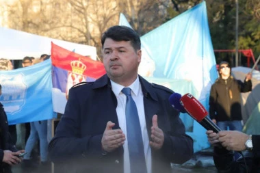 VUČIĆ IZRAŽAVA DRŽAVNO JEDINSTVO! Vladan Petrov: Dijalog jedino rešenje, predsednik pokazao toleranciju i odgovornost