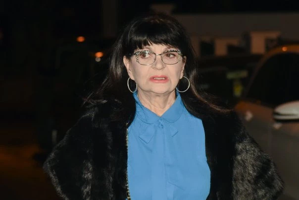 NAŠA PEVAČICA DOBILA 40 EVRA PENZIJU: Nada Obrić otkrila istinu o PRIMANJIMA, zbog OVOG papira se sve preokrenulo!