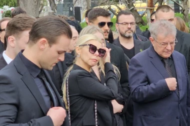 OSVANUO CRNI DAN U DOMU KARIĆA: Porodica se oglasila potresnim porukama, Danijela slomljena! (FOTO)