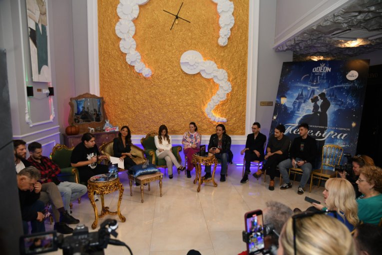 Ekipa mjuzika "Pepeljuga"