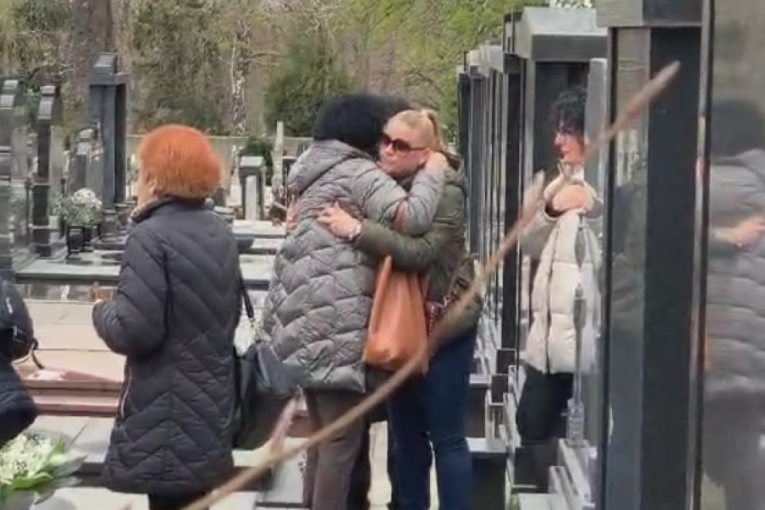 Grob Ksenije Pajčin