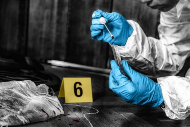 ONA BILA PROFESORKA, ON INŽENJER - U ŠOKU SMO DA SU TAKO UMRLI! Progovorile komšije para čiji su leševi pronađeni na podu stana: "Jedino nam pada na pamet..."