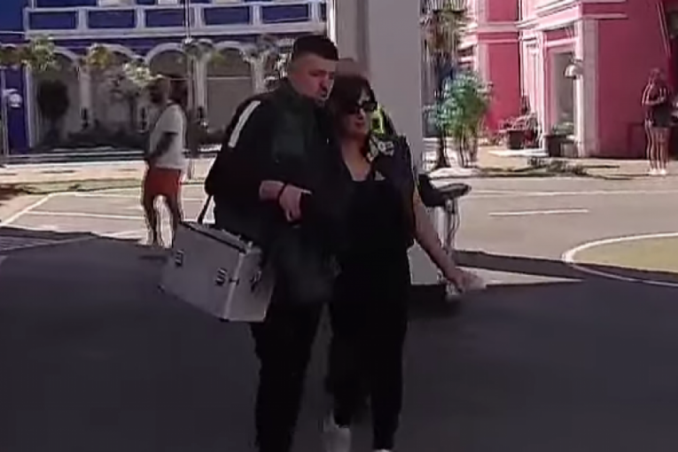 Ani Nikolić preminuo otac Rade Vasić