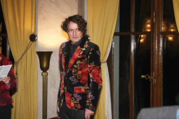 POGLEDAJTE LUKSUZNU LIMUZINU KOJA GA JE DOČEKALA! Goran Bregović stigao u Beograd, evo gde smo usnimili čuvenog muzičara! (VIDEO)