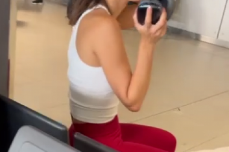 Anja Bla bez šminke