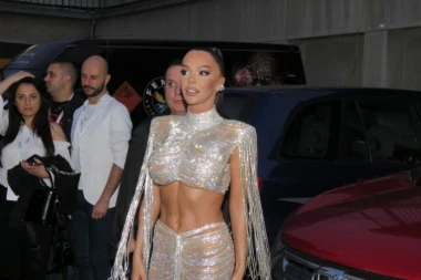 OGLASILA SE GALENA NAKON SKANDALA: Snimak GDE PEVAČICA SKIDA VEŠ  uništio bugarsku zvezdu!