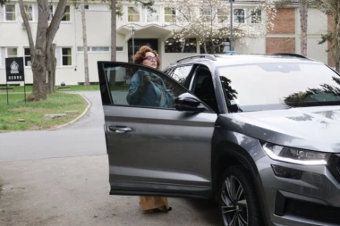 ISTINA O ANI BEKUTI OBELODANJENA: Komšije razvezle jezik, OTKRILE kako se ponaša nakon Mrkine SMRTI!