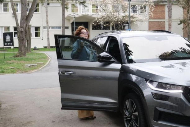 ISTINA O ANI BEKUTI OBELODANJENA: Komšije razvezle jezik, OTKRILE kako se ponaša nakon Mrkine SMRTI!