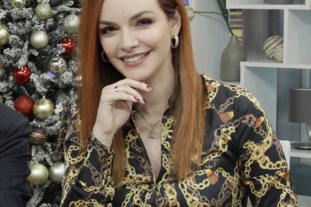 ŠOK-BOMBA O VODITELJKI KOJA JE DALA OTKAZ NA HEPIJU: Ovo su svi detalji o Katarini Korši, otkriveno ko je zapravo NJEN MUŽ! (FOTO)