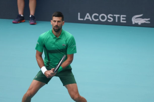 NAJJAČA ŽENA NA SVETU STALA ISPRED ĐOKOVIĆA: Novak odustao posle sekund, noge mu drhtale