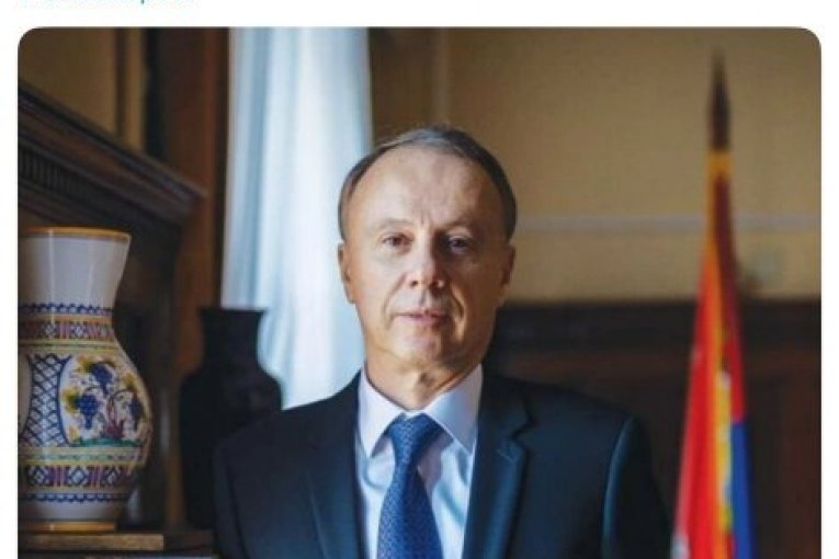 REKTOR ĐOKIĆ I FOTELJAŠI FINANSIJSKI URNISALI FAKULTETE! Stomatološki dužan 130 miliona, Hemijski 22...! UNIŠTIŠE UNIVERZITET ZBOG POLITIKE!