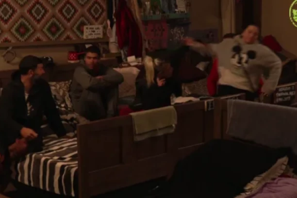 SKANDALČINA NA IMANJJU! Ona se ne ZAUSTAVLJA, URLICI ODZVANJAJU ŠIMANOVCIMA - ovo im neće oprostiti! (GALERIJA)