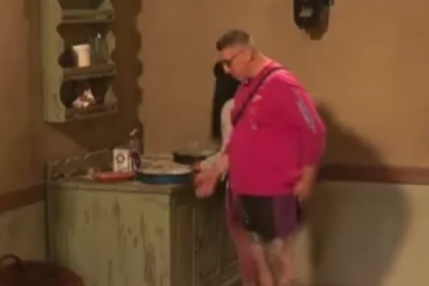 KRISTIJAN NA KORAK DA PREVARI KRISTINU?! Kamera uhvatila takmičarku NA DELU, ne bira sredstva da NASKOČI na njega! (VIDEO)