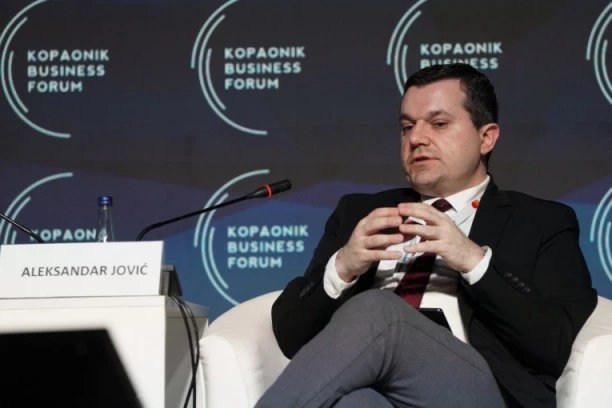 AKADEMSKA GODINA NE MOŽE DA BUDE ZAVRŠENA 1. OKTOBRA! Oglasio se pomoćnik ministra za visoko obrazovanje!